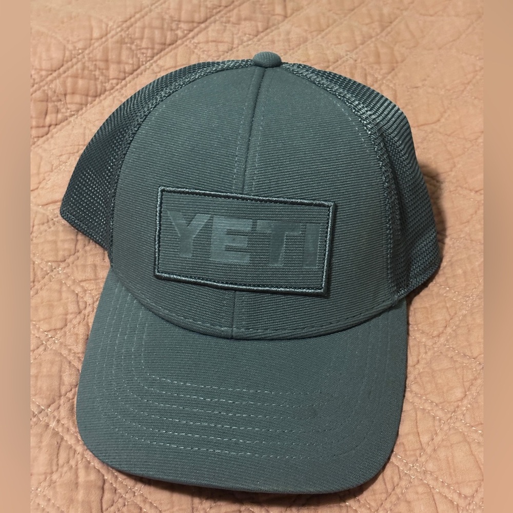 Yeti hat